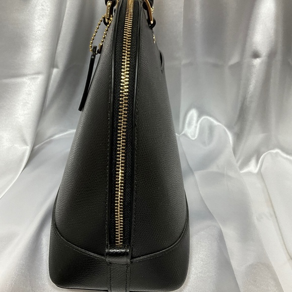Coach Sierra Dome bag. Black leather with gold tone hardware. 130-H4b - Picture 4 of 8